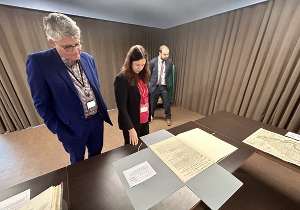 During that same visit, Dr. Shogan also met with Chief Executive of the National Archives [of the United Kingdom] and Keeper of Public Records and Historical Manuscripts Commissioner Saul Nassé.